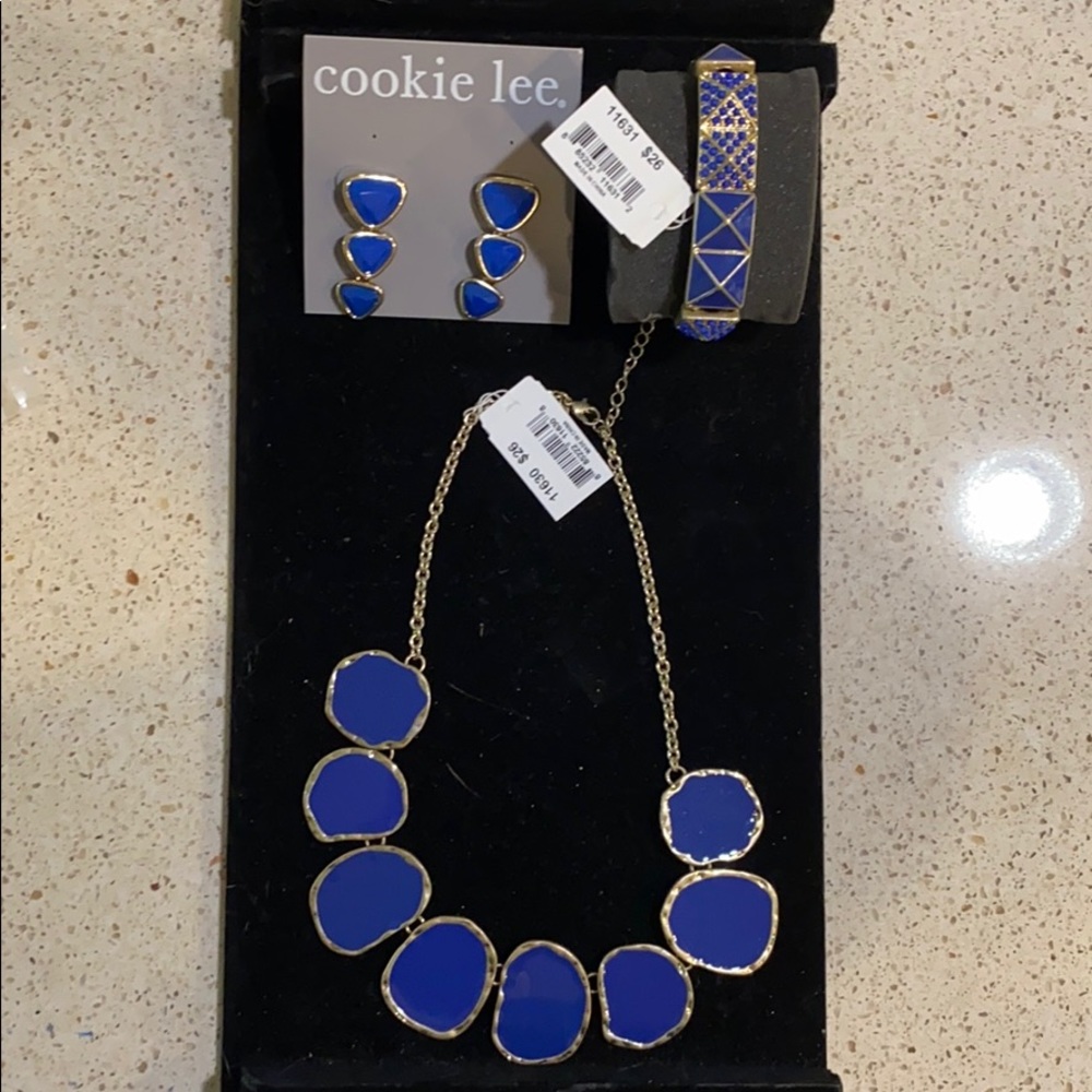 Cookie Lee—3 pieces